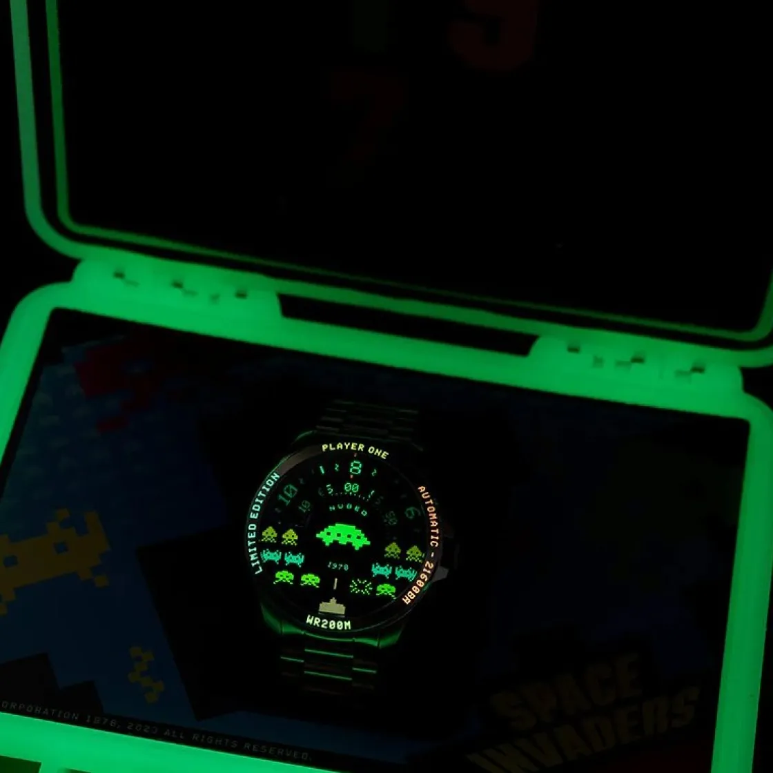 montre_nubeo_space_invade_1-2.webp Homme NUBEO Montre Space Invaders Straggler Blue Edition Limitée Automatique NB-6082-SI-22