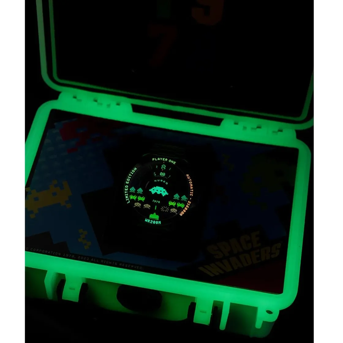 montre_nubeo_space_invade_4.webp Homme NUBEO Montre Space Invaders Edition Limitée NB-6082-SI-44